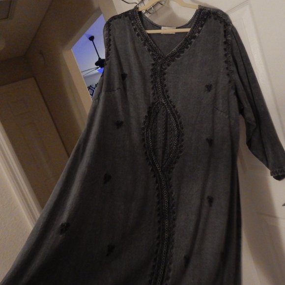 @Packet Gray Embroidered Long Dress XL/1X 100% Rayon - Picture 2 of 6